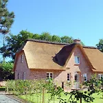 Holiday home Sandkamp Reetdachhaus Hus Specht *