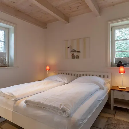 Semesterbostad Sandkamp Reetdachhaus Hus Specht *