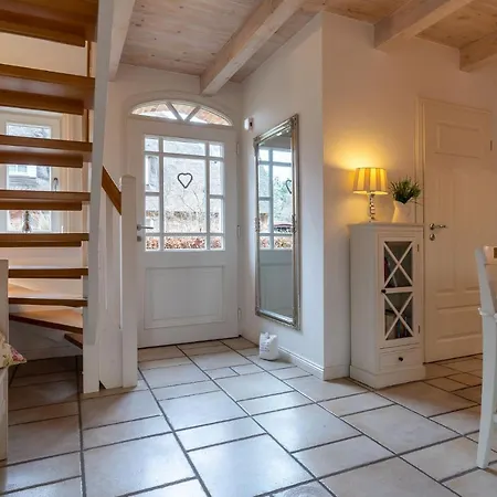 Sandkamp Reetdachhaus Hus Specht Semesterbostad